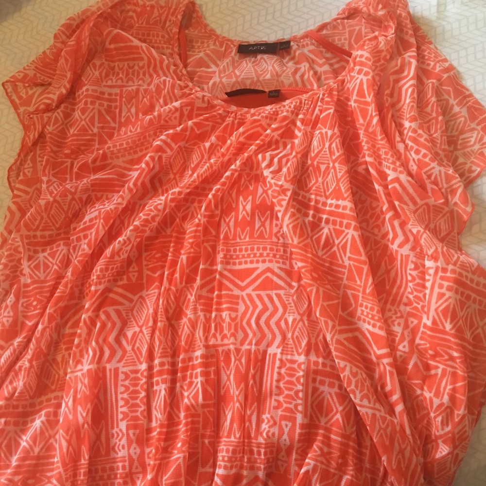 Beautiful orange top Apt 9